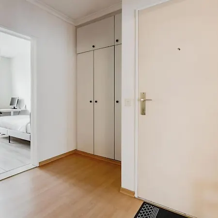 Digital Nomad Station - Bedroom With Desk Nearby Station And Parking Δωμάτια σε οικογενειακή κατοικία Αμβέρσα