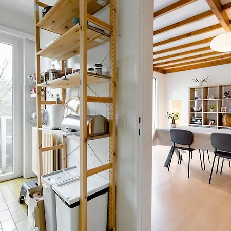 Digital Nomad Station - Bedroom With Desk Nearby Station And Parking