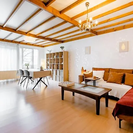 Digital Nomad Station - Bedroom With Desk Nearby Station And Parking Accommodatie bij particulieren *